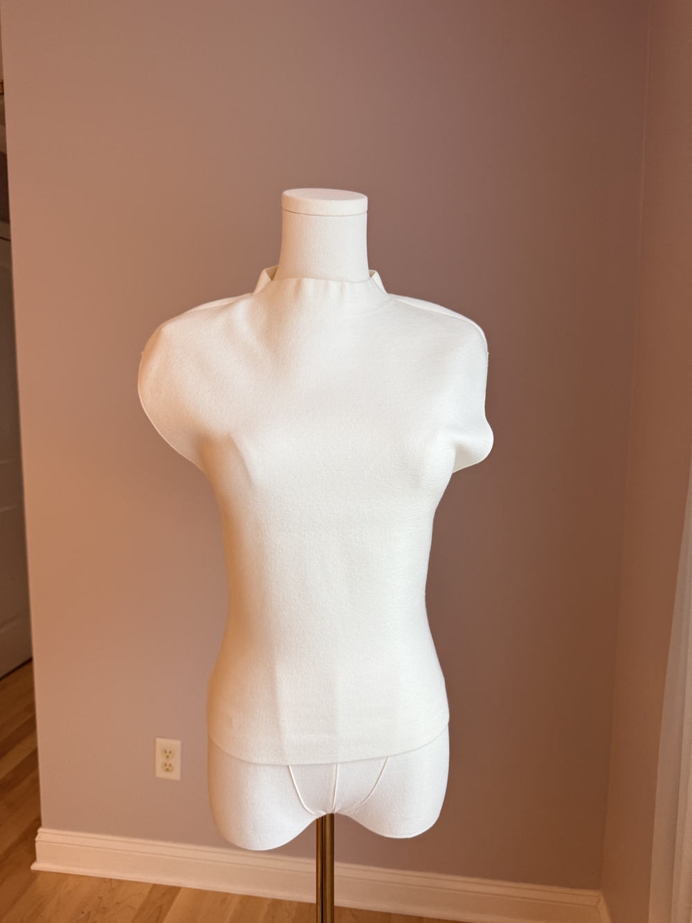 Aritzia White Mock-Neck Short Sleeve Top